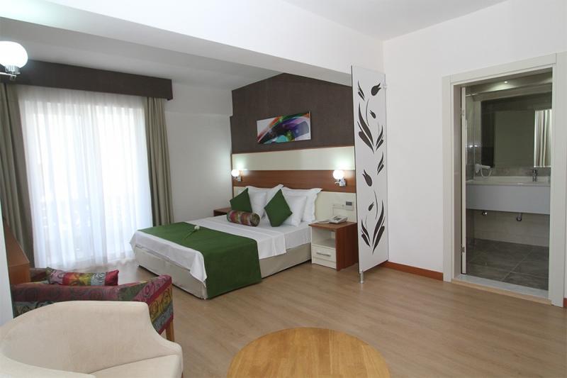 Ege Tulip Çeşme Deluxe Otel