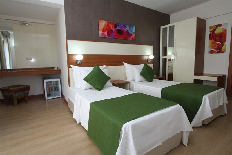 Ege Tulip Çeşme Deluxe Otel