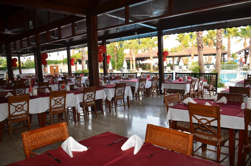 CLUB AKMAN BEACH HOTEL